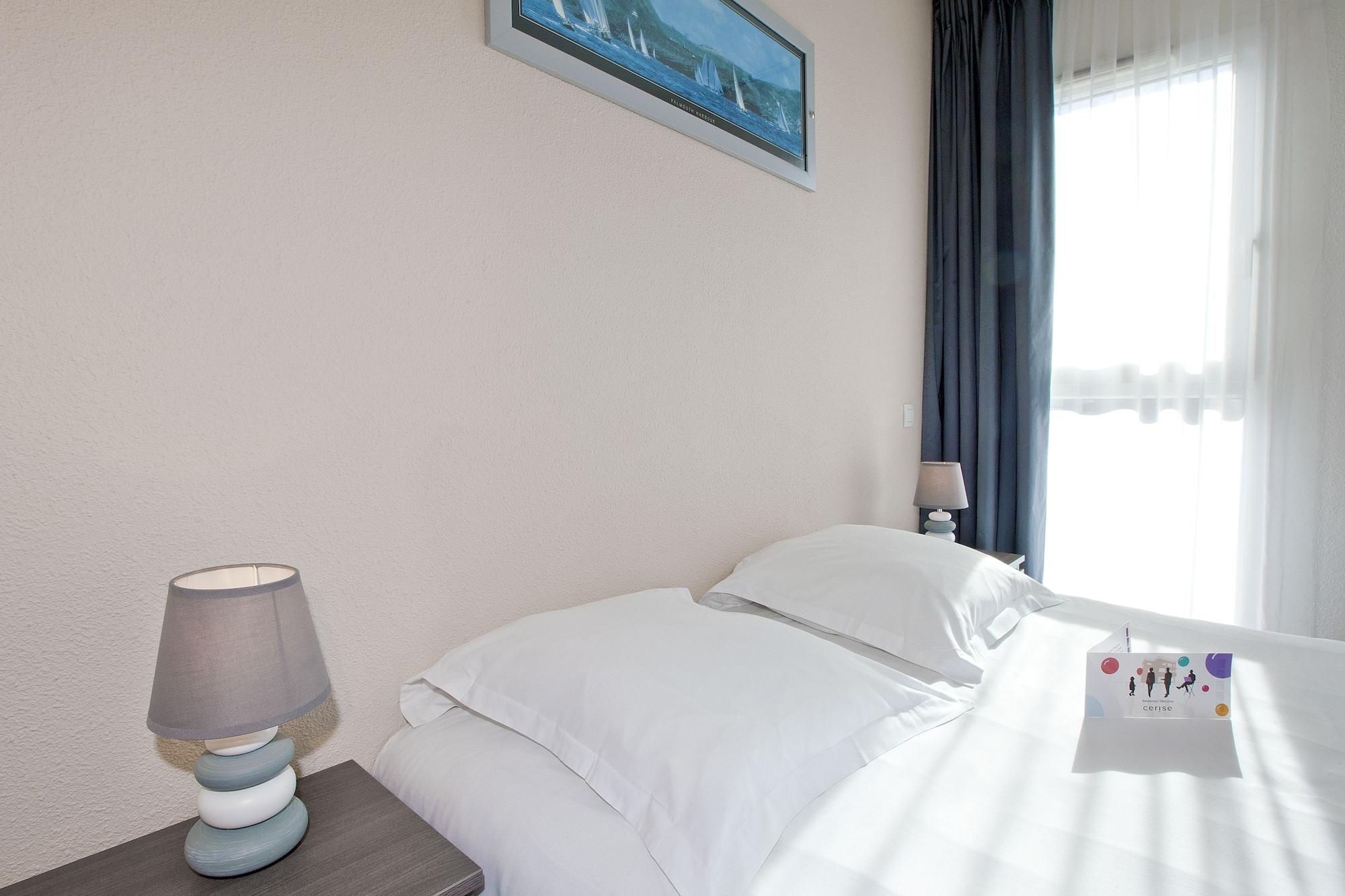 Cerise Aparthotel